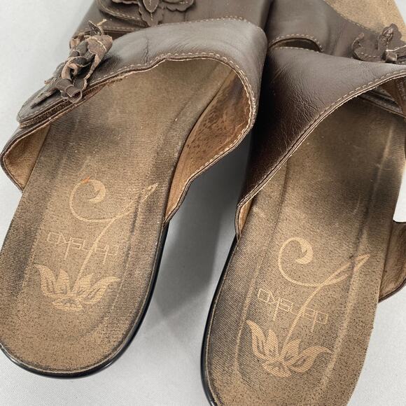 Dansko Metallic Bronze Flower Leather Sandals Size 38 / 8 - Picture 7 of 8